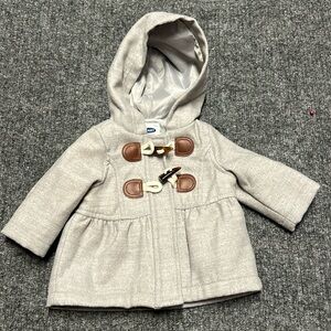 Like new! Old Navy baby girl pea coat with buttons and zipper and hood-0-3m